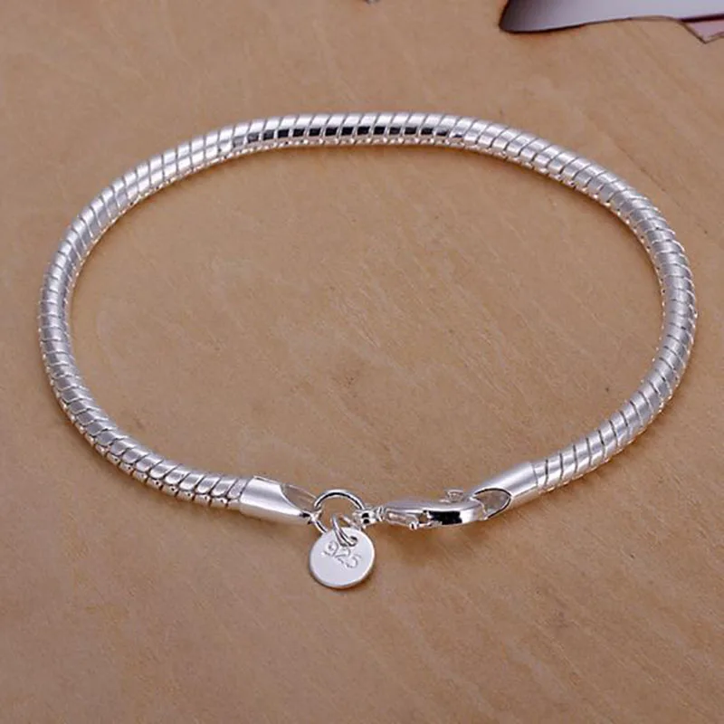 Fashion Men Bracelets 925 Plated Silver 4MM Soft Jakotsu charms Bracelet Elegant Women Bangles Snake Chain Jewelry SL
Fashion Men Bracelets 925 Plated Silver 4MM Soft Jakotsu charms Bracelet Elegant Women Bangles Snake Chain Jewelry SL