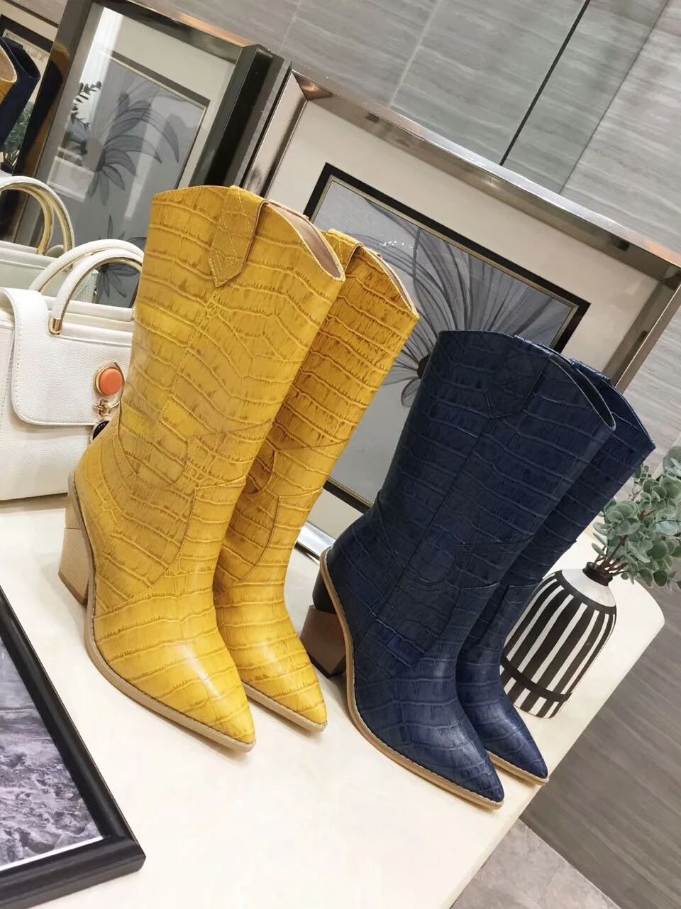 INS HOT SALE chunky high heel pointed mid high women boots real photo custom make colors chunky heel woman leather boot size 42
INS HOT SALE chunky high heel pointed mid high women boots real photo custom make colors chunky heel woman leather boot size 42