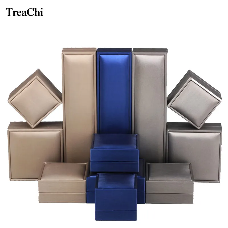 Luxury Stringy Light PU Gold Blue Silver 3Color Ring Earring Pendant Necklace Jewelry Packaging Storage Organizer Set Gift Box
Luxury Stringy Light PU Gold Blue Silver 3Color Ring Earring Pendant Necklace Jewelry Packaging Storage Organizer Set Gift Box