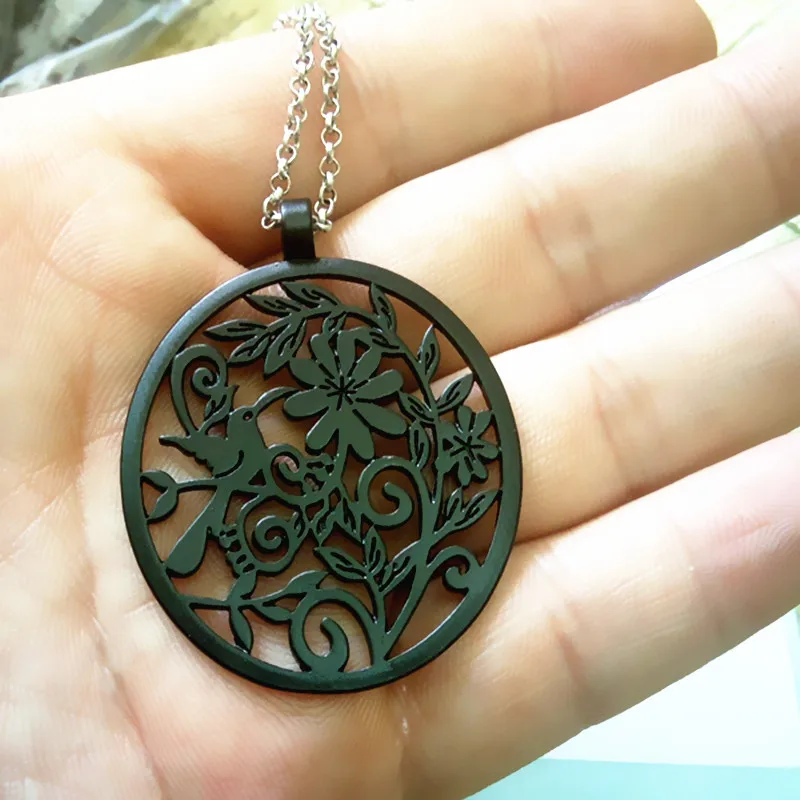 Retail Statement Necklace Large hummingbird bird soup spoon pendant hand sawn pendant Girls Gift with Sweater Chain Hanging
Retail Statement Necklace Large hummingbird bird soup spoon pendant hand sawn pendant Girls Gift with Sweater Chain Hanging