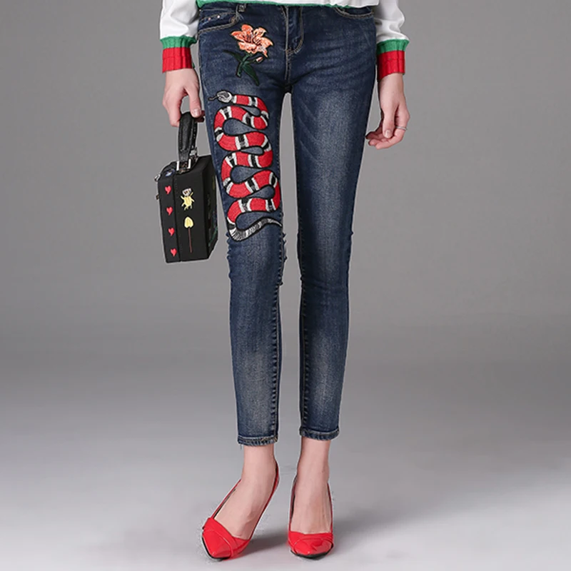 high quality luxury brand high-graden snake and flower embroidery jeans woman dark color salamanders Denim Long female softener
high quality luxury brand high-graden snake and flower embroidery jeans woman dark color salamanders Denim Long female softener