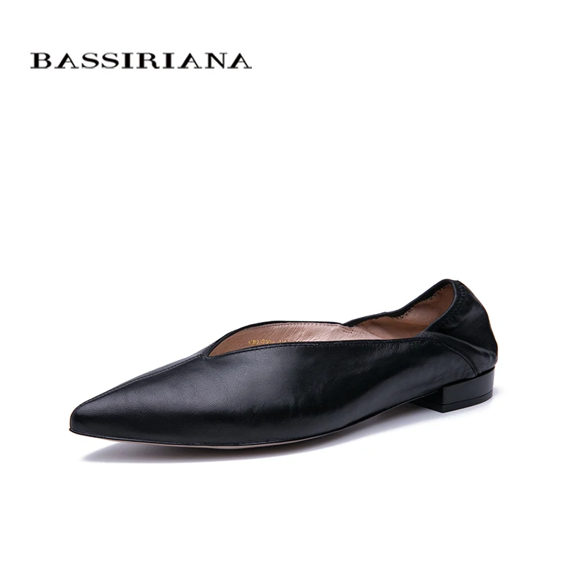 BASSIRIANA 2019 new Fashion Women's Flats Natural Leather Lady Pointed toe Boots Color Black Size 35-40
BASSIRIANA 2019 new Fashion Women's Flats Natural Leather Lady Pointed toe Boots Color Black Size 35-40