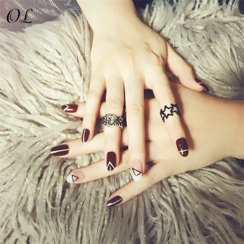 24 PCS Fake Nails Naturelle Back of the nail with glue Easy to wear simple lines Small Red Geometric patterns ^
24 PCS Fake Nails Naturelle Back of the nail with glue Easy to wear simple lines Small Red Geometric patterns ^