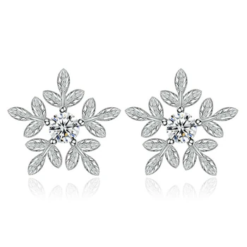 Ladies luxury crystal sweet and lovely flowers leaves Stud Earrings small snow ear jewelry fashion silver jewelry brand 10MM
Ladies luxury crystal sweet and lovely flowers leaves Stud Earrings small snow ear jewelry fashion silver jewelry brand 10MM