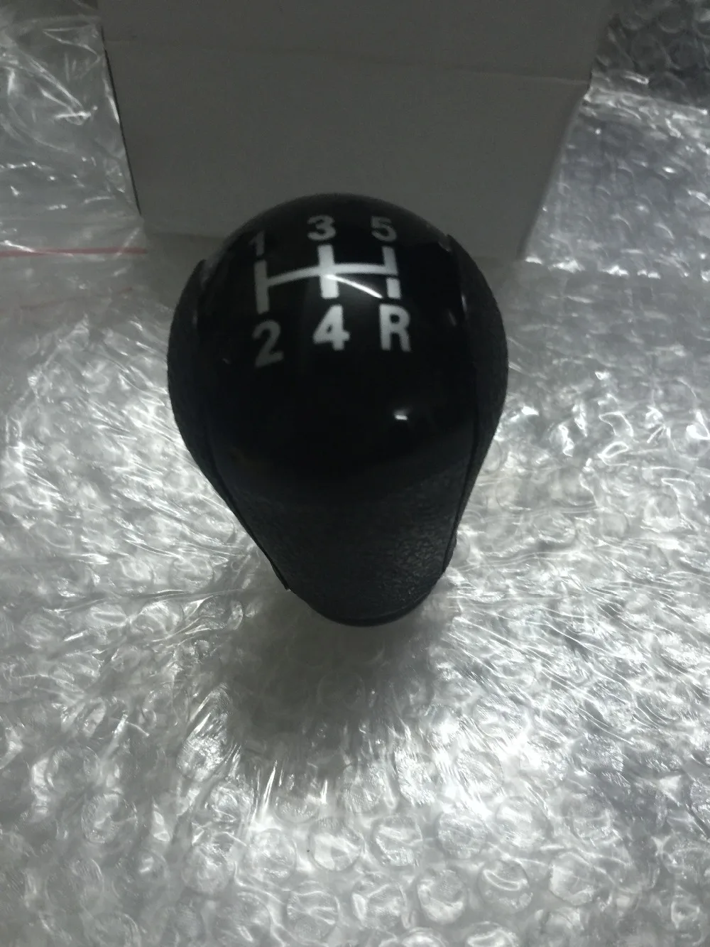 NEW 5 SPEED GEAR STICK SHIFTER KNOB FOR FORD FOCUS 2 MK2 C-MAX CMAX S-MAX SMAX MUSTANG GALAXY FIESTA MK6
NEW 5 SPEED GEAR STICK SHIFTER KNOB FOR FORD FOCUS 2 MK2 C-MAX CMAX S-MAX SMAX MUSTANG GALAXY FIESTA MK6
