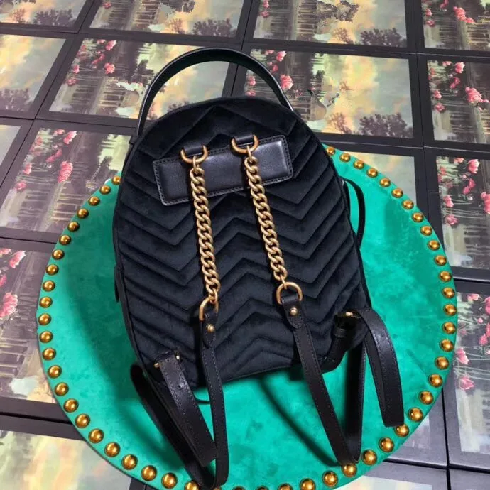 2019 famous brand gorgeous heart-shaped backpack designed by the highest quality designer Free transportation
2019 famous brand gorgeous heart-shaped backpack designed by the highest quality designer Free transportation