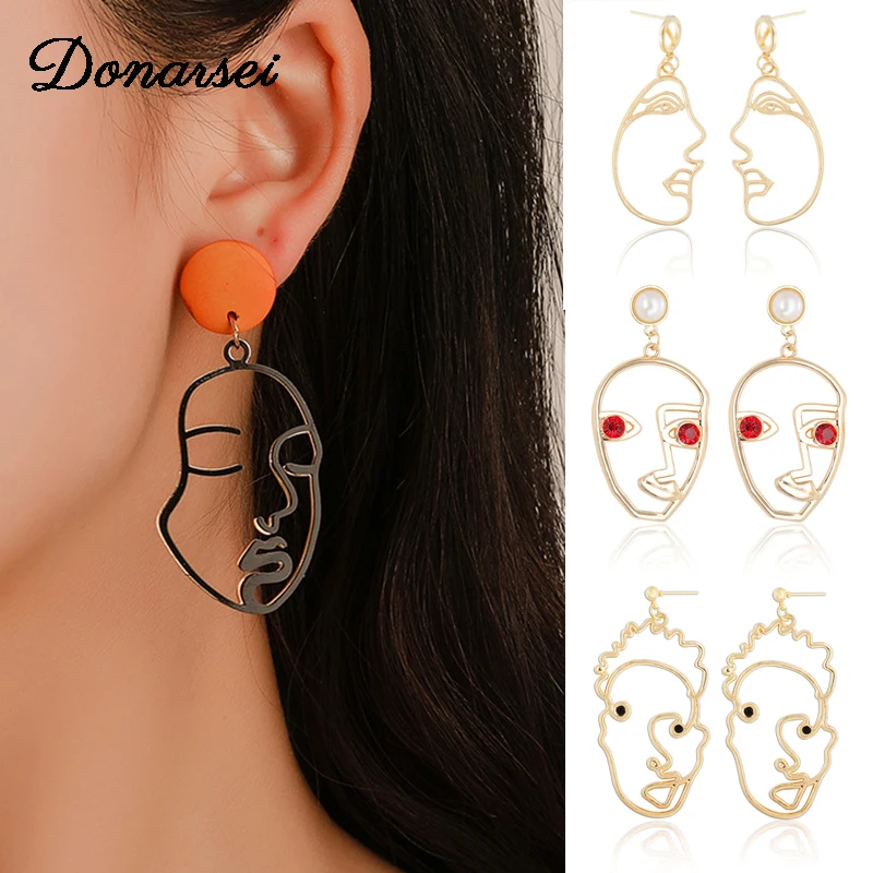 Donarsei Fashion Abstract Crystal Human Face Earrings For Women Gold Metal Hand Drop Dangle Earrings Statement Jewelry
Donarsei Fashion Abstract Crystal Human Face Earrings For Women Gold Metal Hand Drop Dangle Earrings Statement Jewelry