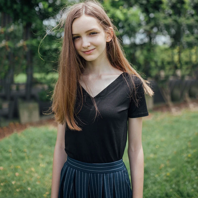 Summer Women Black Double V-Neck Collar Backless Half Sleeve T-shirts Pure Cotton Slim Render Lady Solid All-Match Fresh T-shirt
Summer Women Black Double V-Neck Collar Backless Half Sleeve T-shirts Pure Cotton Slim Render Lady Solid All-Match Fresh T-shirt