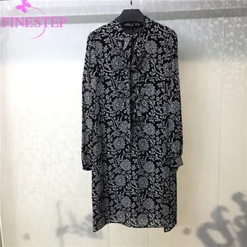 100% Silk Fancy Dress Printed Flower Party Peter pan Collar Dresses For Ladies High Quality Design Fashion Dress
100% Silk Fancy Dress Printed Flower Party Peter pan Collar Dresses For Ladies High Quality Design Fashion Dress