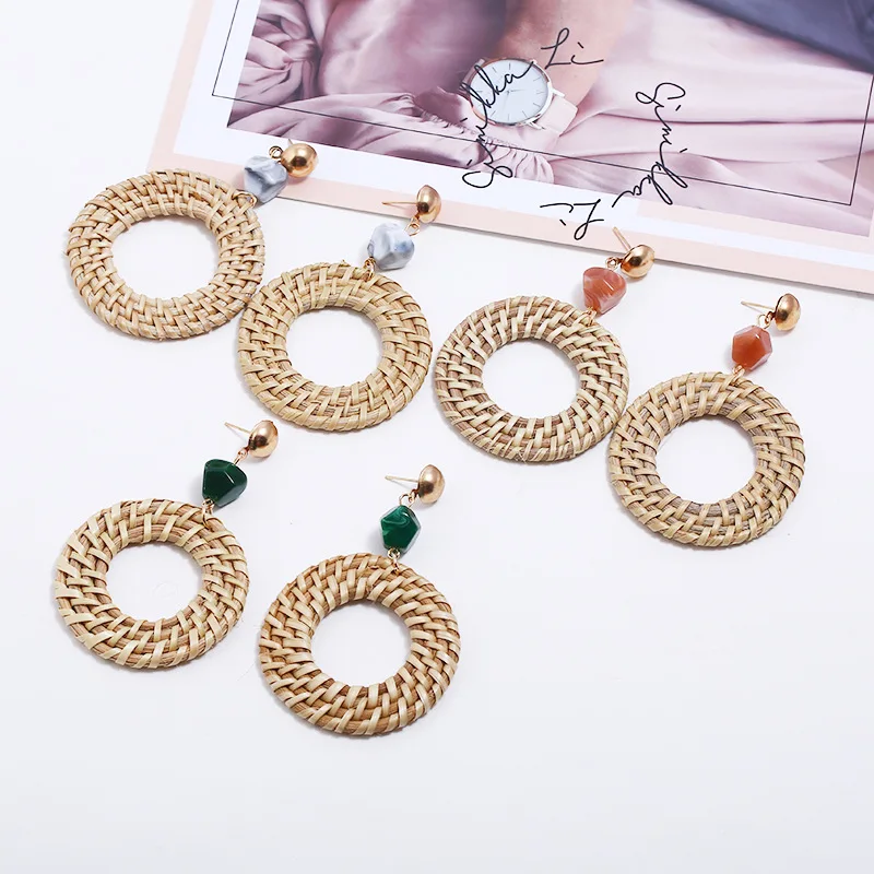 Fashion Simple Geometric Acrylic Resin Earrings Luxury Exquisite Rattan Knitting Swirl Drop Women's Cutout Earrings Jewelry
Fashion Simple Geometric Acrylic Resin Earrings Luxury Exquisite Rattan Knitting Swirl Drop Women's Cutout Earrings Jewelry