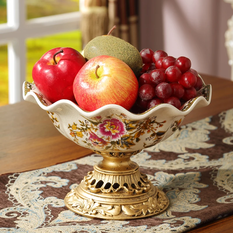 European style ceramic fruit tray, modern fashion, simple living room, tea table, home snack, candy, fruit bowl
European style ceramic fruit tray, modern fashion, simple living room, tea table, home snack, candy, fruit bowl