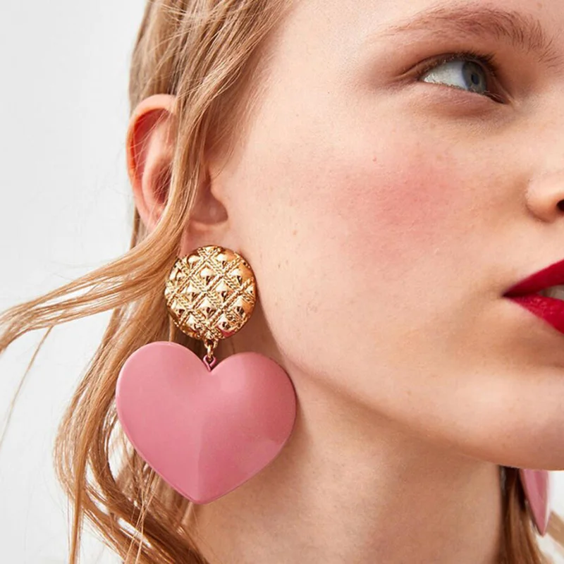 New Fashion Big Heart Metal Drop Earrings for Women Simple Charm Geometric Dangle Earring Brincos Bijoux AE967
New Fashion Big Heart Metal Drop Earrings for Women Simple Charm Geometric Dangle Earring Brincos Bijoux AE967