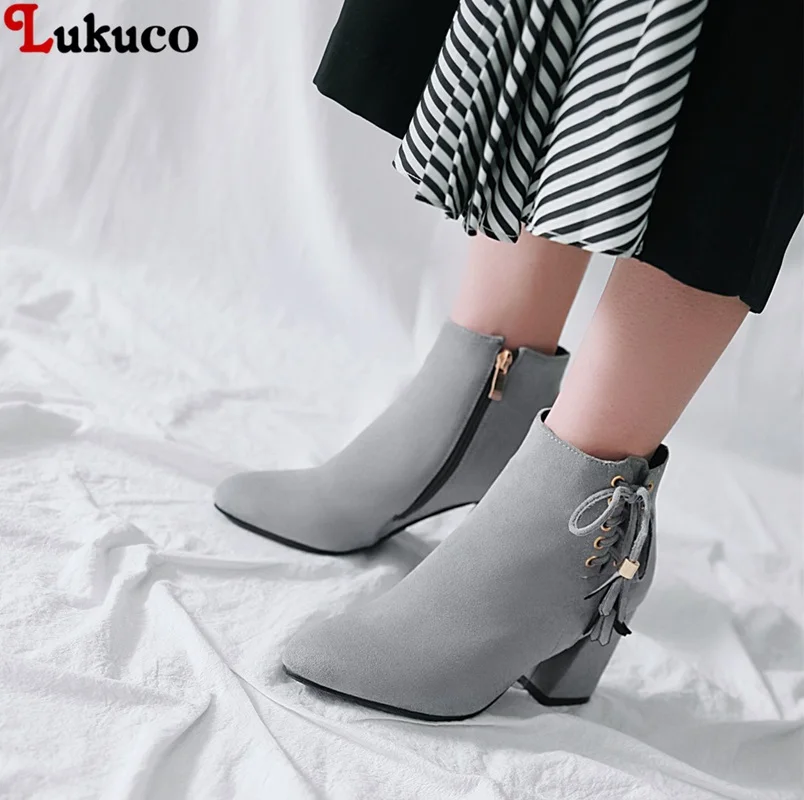Fringe Design Large Size 34-48 Flock Boot Short Plush Ankle Botas Zipper Pump Shoe Spring Autumn Winter Boots female Shoes Woman
Fringe Design Large Size 34-48 Flock Boot Short Plush Ankle Botas Zipper Pump Shoe Spring Autumn Winter Boots female Shoes Woman
