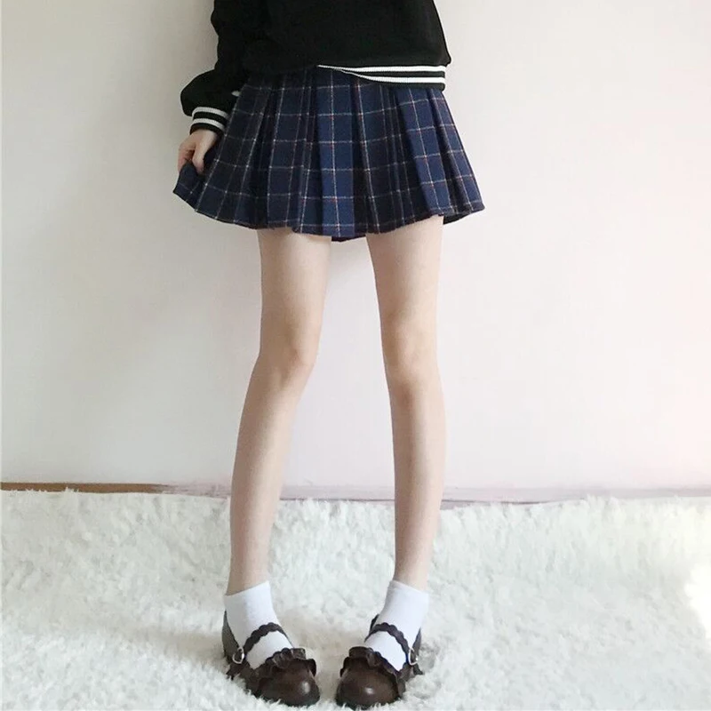 Sweet Women's Winter Casual Pleated Plaid Mini Skirt Empire Waist Woolen Short Skirt Navy Blue & Khaki Korean
Sweet Women's Winter Casual Pleated Plaid Mini Skirt Empire Waist Woolen Short Skirt Navy Blue & Khaki Korean