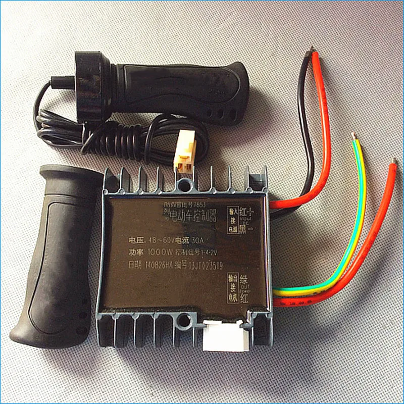 Electric tricycle brush motor controller,60v 1000w brush motor controller,Electric tricycle accessories,J15233
Electric tricycle brush motor controller,60v 1000w brush motor controller,Electric tricycle accessories,J15233