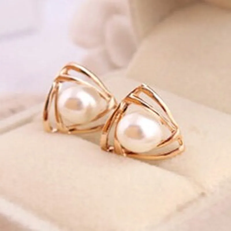 Korean fashion jewelry wild personality female glossy pearl earrings manufacturers wholesale
Korean fashion jewelry wild personality female glossy pearl earrings manufacturers wholesale