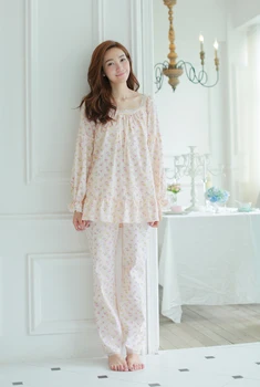 Free Shipping 2015 New Autumn Women's Floral Pajamas Pants Set Lace Decoration Sleepwear Home Cloth pijamas femininos verao
Free Shipping 2015 New Autumn Women's Floral Pajamas Pants Set Lace Decoration Sleepwear Home Cloth pijamas femininos verao