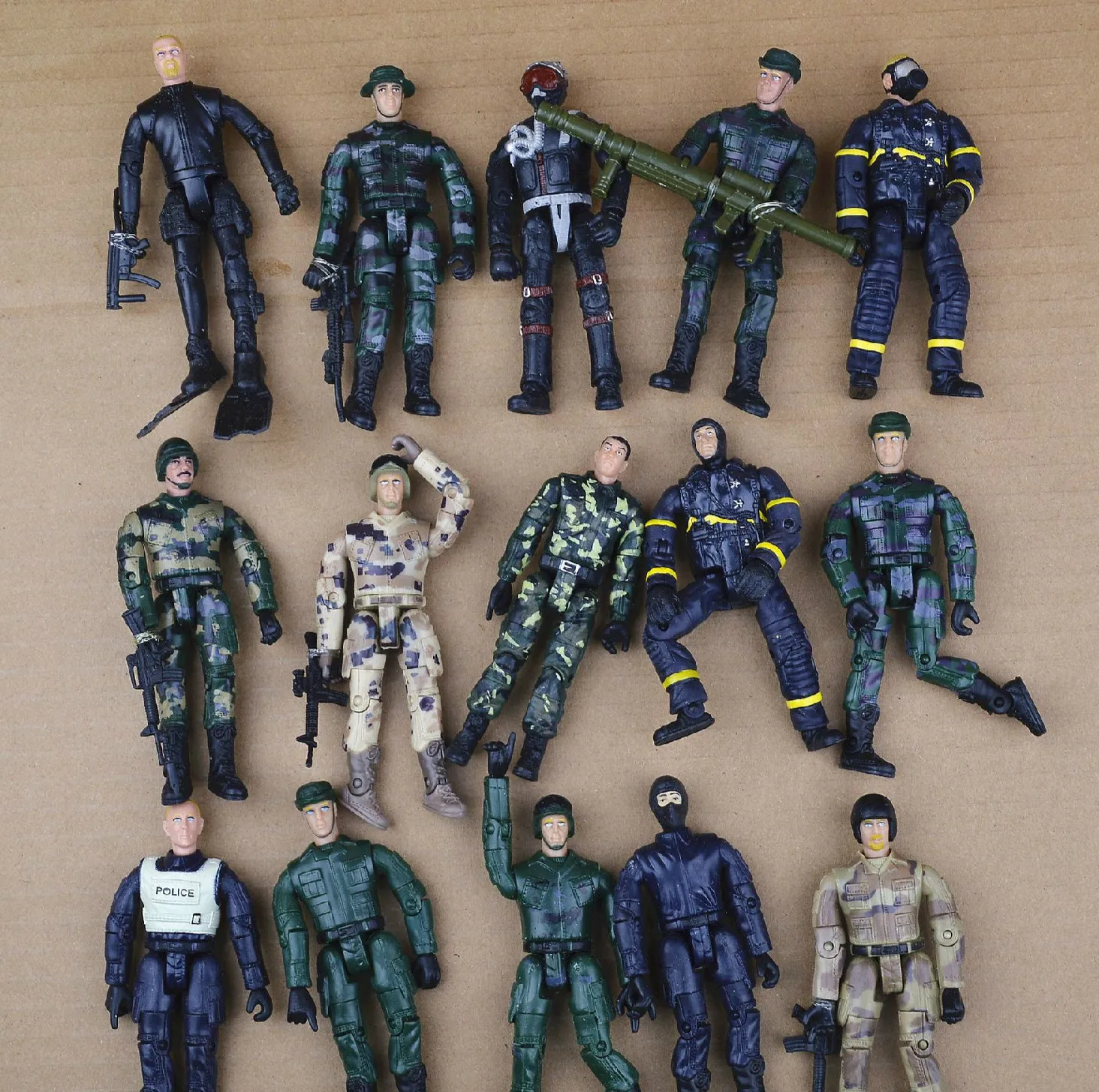 Super multi-joint movable soldier sand table doll with 18 adjustable joints about 10cm at random
Super multi-joint movable soldier sand table doll with 18 adjustable joints about 10cm at random