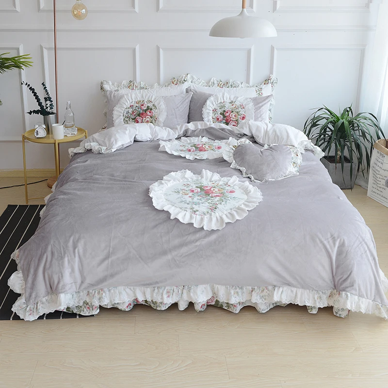 Gray White Lolita Princess Style Fleece Fabric Winter Thick Girl Bedding Set Soft Flannel Duvet Cover Bed skirt Pillowcases 4pcs
Gray White Lolita Princess Style Fleece Fabric Winter Thick Girl Bedding Set Soft Flannel Duvet Cover Bed skirt Pillowcases 4pcs
