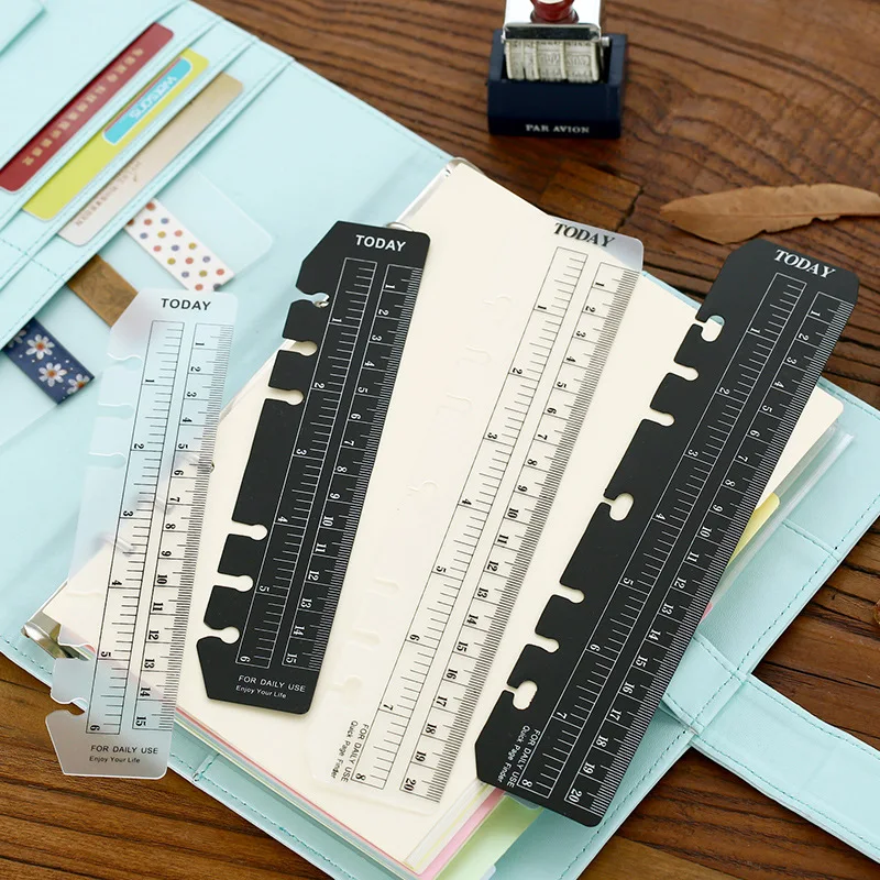 Adapting loose-leaf notebook A5A6 notebook loose-leaf bookmark transparent and black ruler PVC spacer ruler
Adapting loose-leaf notebook A5A6 notebook loose-leaf bookmark transparent and black ruler PVC spacer ruler
