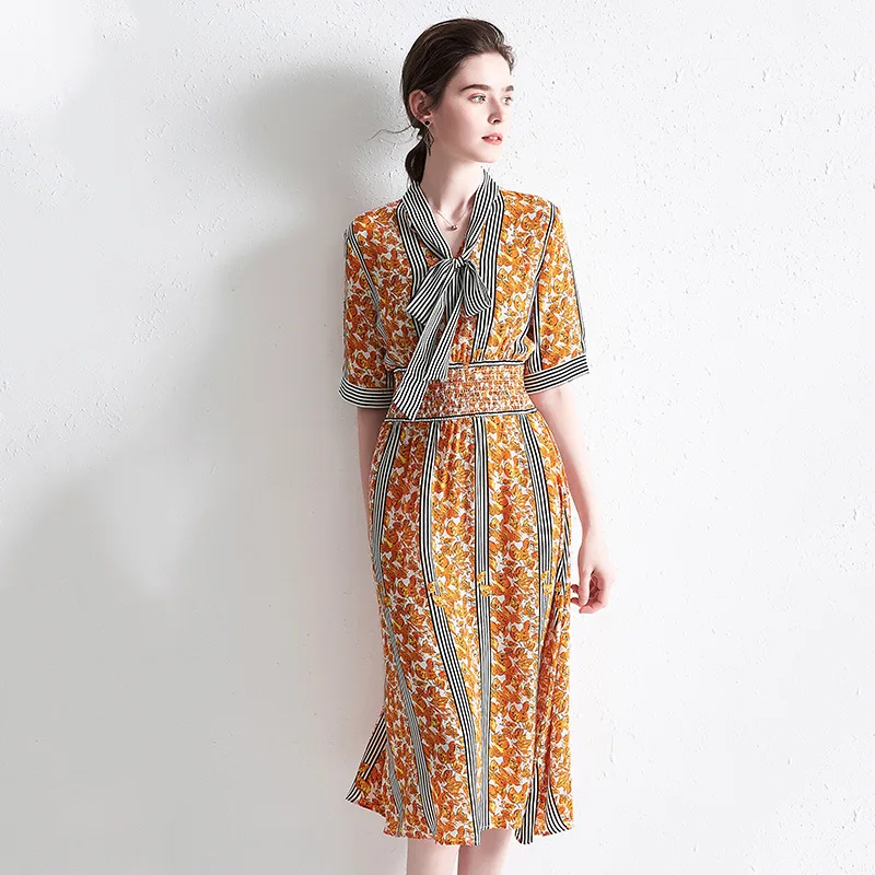 Silk Dress Summer Women's Fashion 2019 Bow Collar Half Sleeves Stripes Patchwork Printed Elastic Waist Slim A-Line Elegant Dress
Silk Dress Summer Women's Fashion 2019 Bow Collar Half Sleeves Stripes Patchwork Printed Elastic Waist Slim A-Line Elegant Dress