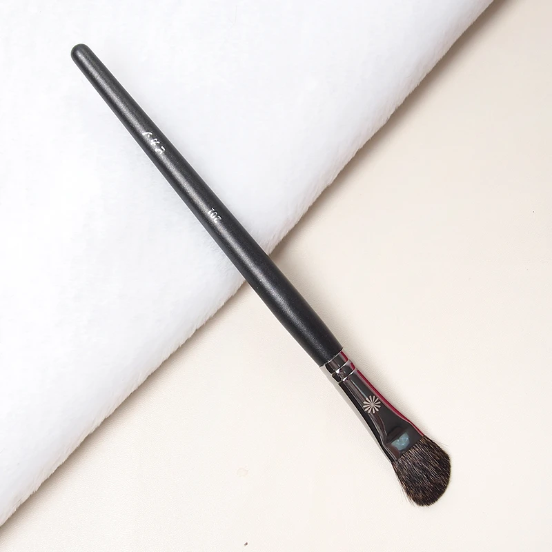 High end Highlighter Brush #201 Soft Squirrel Hair Angled Big Eye Nose Shadow Brush Sculpting Make up Cosmetic Brush
High end Highlighter Brush #201 Soft Squirrel Hair Angled Big Eye Nose Shadow Brush Sculpting Make up Cosmetic Brush