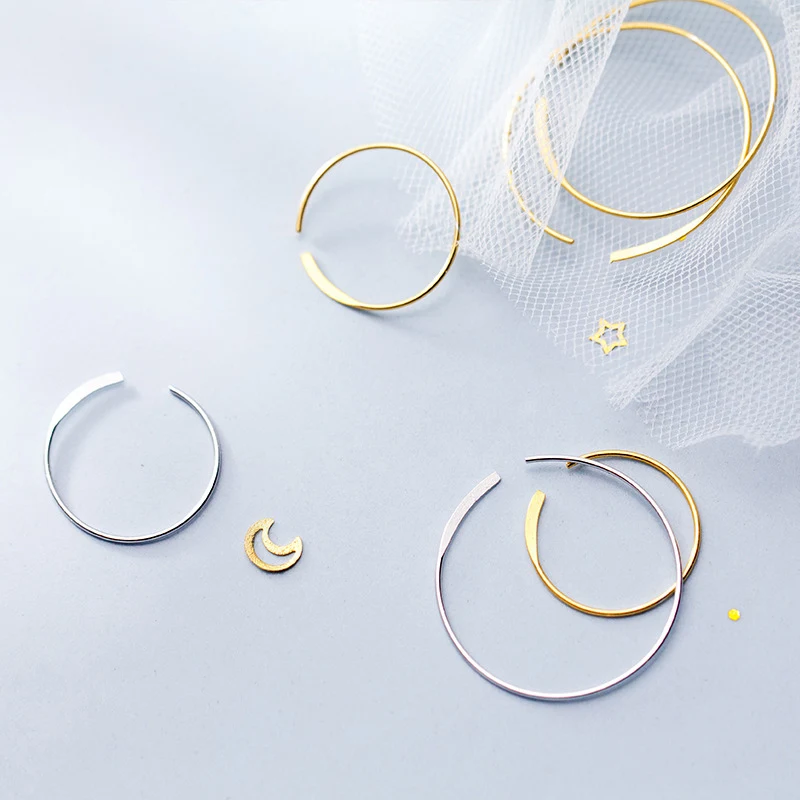 S925 Silver Ring Earrings Female Japanese Style Gold Color Simple Hollow Creative Earrings Fashion Big Earing
S925 Silver Ring Earrings Female Japanese Style Gold Color Simple Hollow Creative Earrings Fashion Big Earing