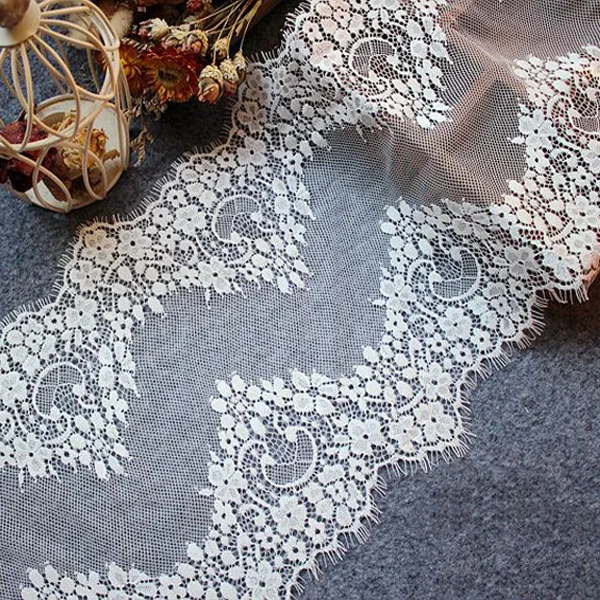 Soft Knitted Floral Eyelash Lace Fabrics Shiny 100% Nylon Underwear Lace Black And White Trims 24cm width
Soft Knitted Floral Eyelash Lace Fabrics Shiny 100% Nylon Underwear Lace Black And White Trims 24cm width