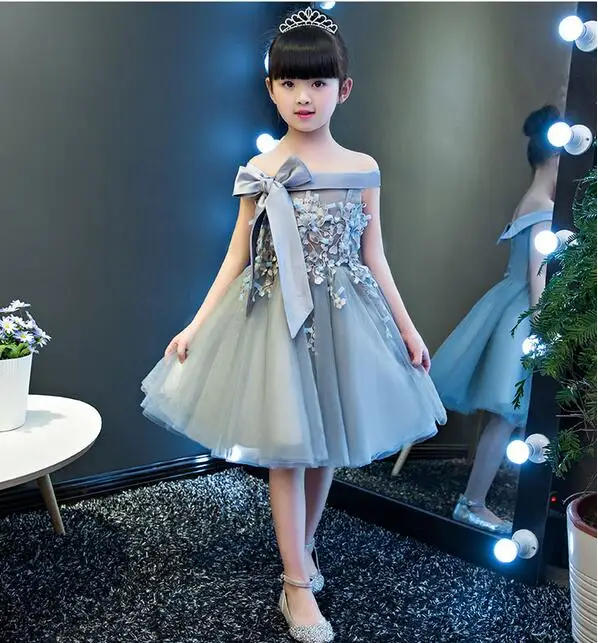 Elegant Girls Shoulderless Wedding Dress Big Bow Appliques Party Tulle Princess Birthday Dress First Communion Gown for Girls
Elegant Girls Shoulderless Wedding Dress Big Bow Appliques Party Tulle Princess Birthday Dress First Communion Gown for Girls