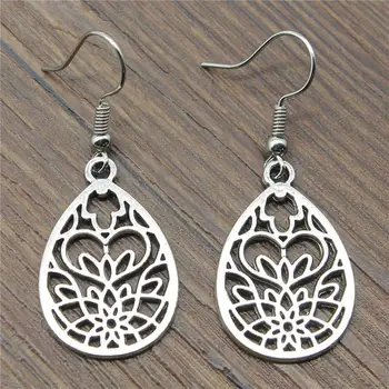 3 pairs Vintage Women Fashion Drop Earrings Simple 27x18mm Drop-Shaped Hollow Pattern Charming Dangle Earrings
3 pairs Vintage Women Fashion Drop Earrings Simple 27x18mm Drop-Shaped Hollow Pattern Charming Dangle Earrings