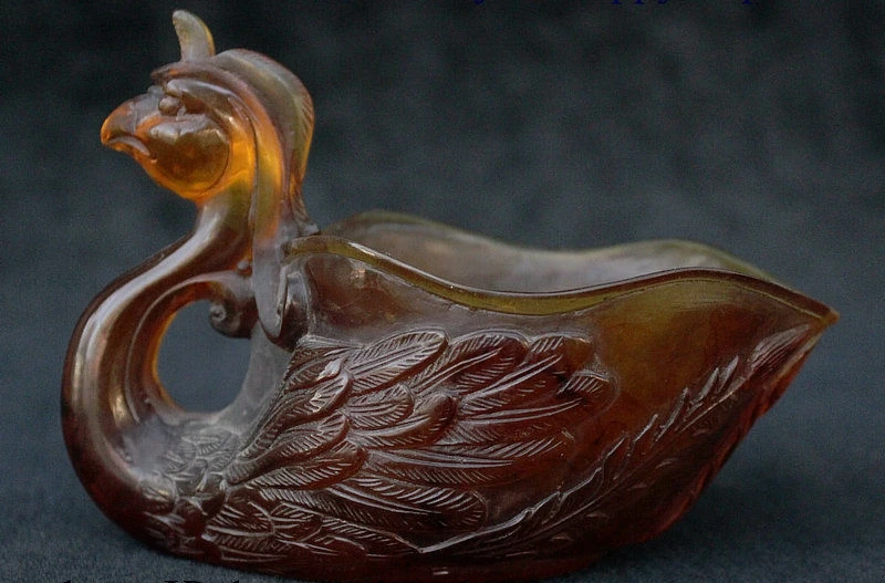6" China Amber Carved Duck Quack-Quack Quacker Swan Cygnus Horn Angle Cup Statue
6" China Amber Carved Duck Quack-Quack Quacker Swan Cygnus Horn Angle Cup Statue
