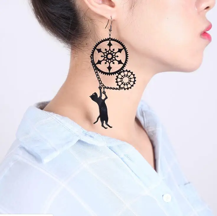 613 Personality Cute Cat Alternative Hollow Earrings Trendy Women Rhinestone Brincos Earrings Bijoux Jewelry Gift E5766
613 Personality Cute Cat Alternative Hollow Earrings Trendy Women Rhinestone Brincos Earrings Bijoux Jewelry Gift E5766