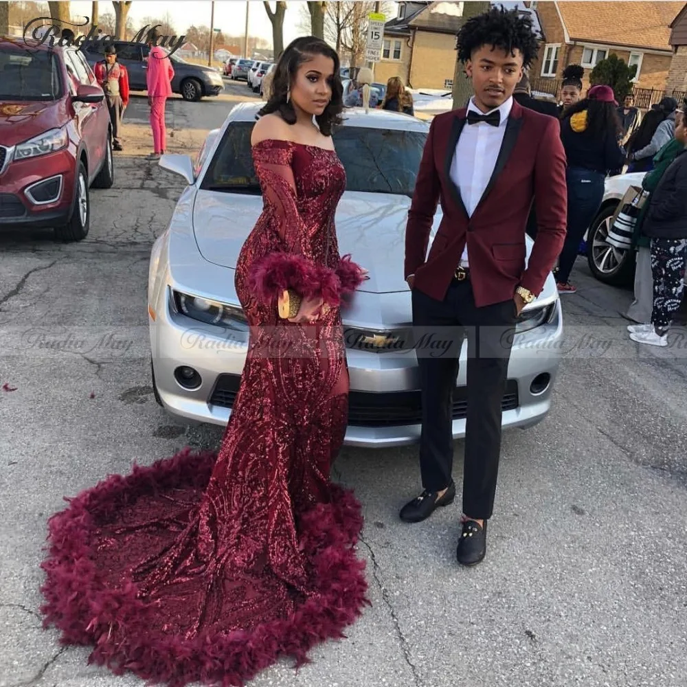 Sparkly Sequins Mermaid Burgundy African Prom Dresses with Feather Train Long Sleeve Off Shoulder Plus Size African Formal Gowns
Sparkly Sequins Mermaid Burgundy African Prom Dresses with Feather Train Long Sleeve Off Shoulder Plus Size African Formal Gowns