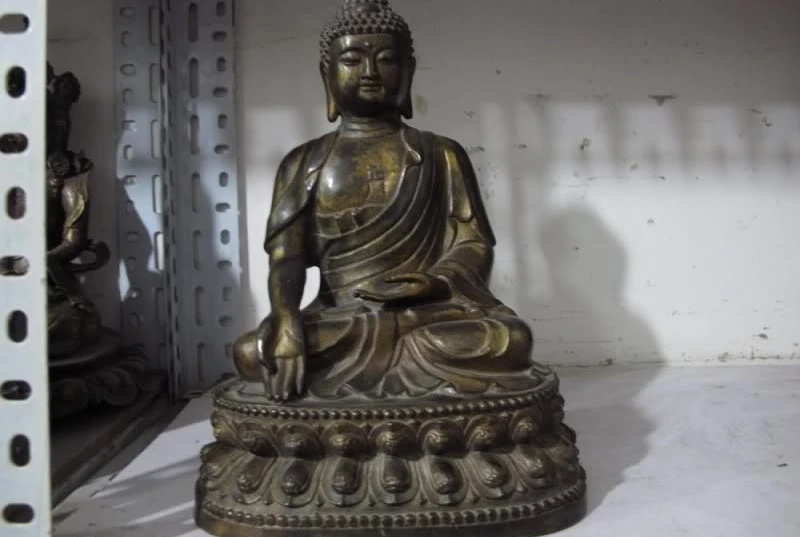 Tibet Folk classic Old Bronze Copper Sakyamuni Tathagata Amitabha Buddha Statue
Tibet Folk classic Old Bronze Copper Sakyamuni Tathagata Amitabha Buddha Statue