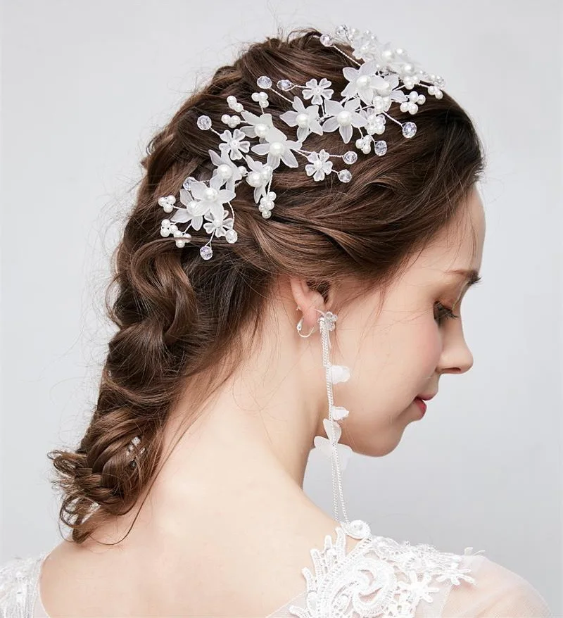 Beautiful arylic flower headwear pearls Elegant Imitation Hair Band Wedding Hair Accessories Handmade Bridal Long Headband
Beautiful arylic flower headwear pearls Elegant Imitation Hair Band Wedding Hair Accessories Handmade Bridal Long Headband
