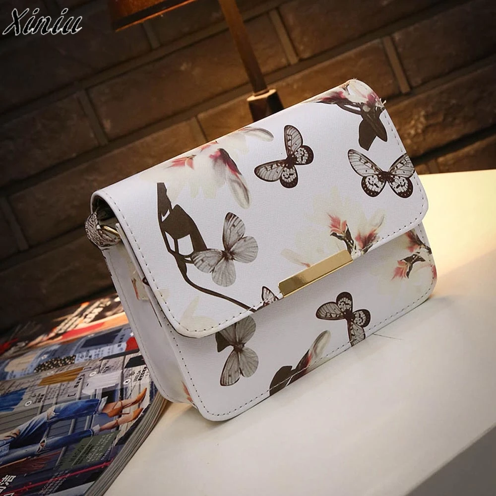 Women Floral leather Shoulder Bag Satchel Handbag Retro Messenger Bag Famous Designer Clutch Shoulder Bags Bolsa Bag Black White
Women Floral leather Shoulder Bag Satchel Handbag Retro Messenger Bag Famous Designer Clutch Shoulder Bags Bolsa Bag Black White