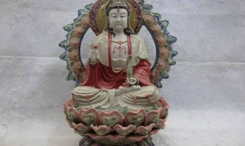 15 Pottery WuCai porcelain GuanYin Bodhisattva Kwan Yin Sit on lotus Flower Base
15 Pottery WuCai porcelain GuanYin Bodhisattva Kwan Yin Sit on lotus Flower Base