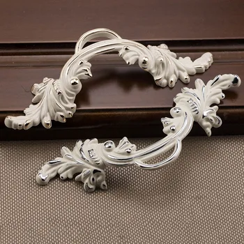 JD Ivory White European Luxury Classic Handle Garden Cabinet Knobs And Handles Bedside Table Drawer Furniture Kitchen Handles
JD Ivory White European Luxury Classic Handle Garden Cabinet Knobs And Handles Bedside Table Drawer Furniture Kitchen Handles