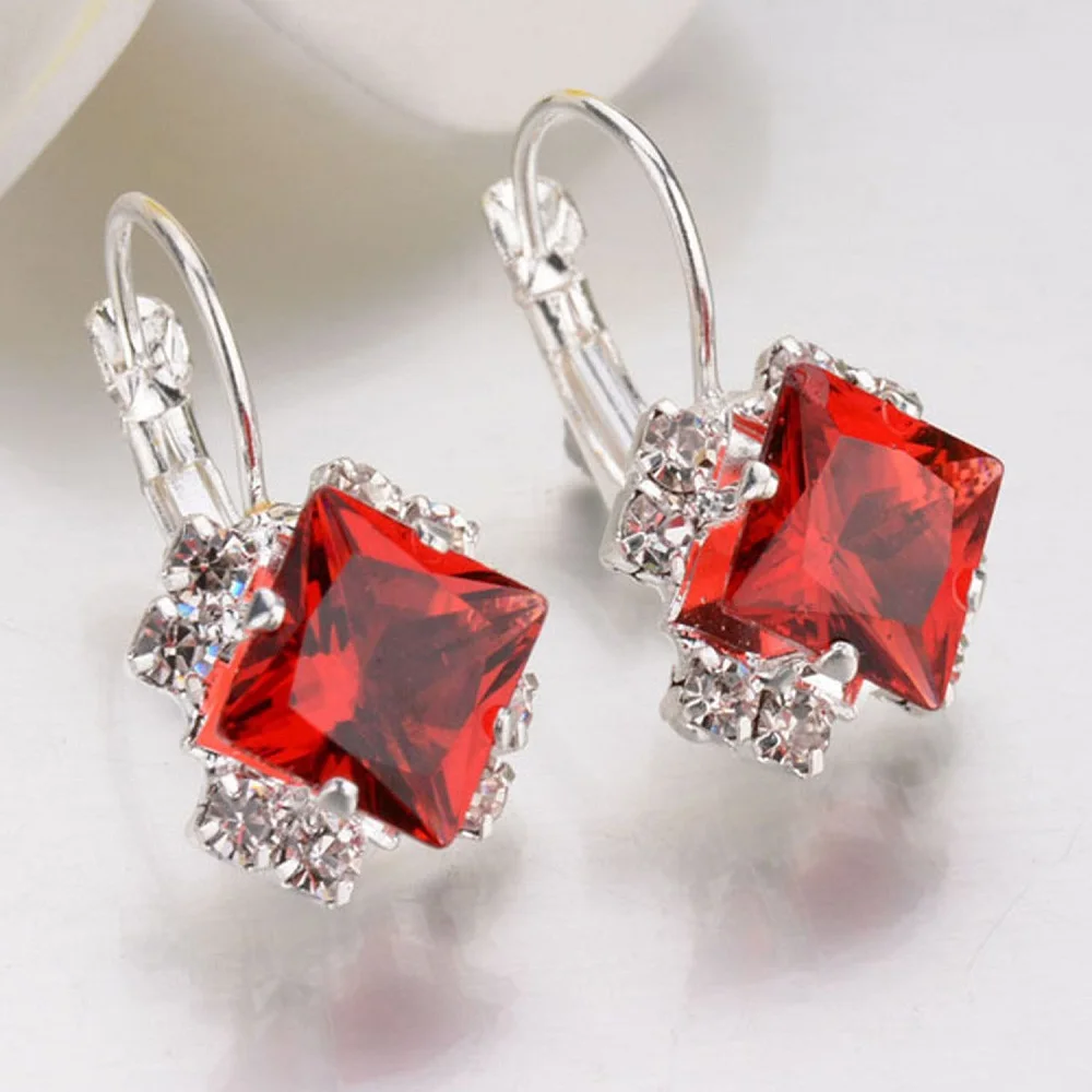 Fashion Women Lady Elegant Crystal Rhinestone Ear Stud Earrings Party Wedding Bride Earring Jewelry Gift
Fashion Women Lady Elegant Crystal Rhinestone Ear Stud Earrings Party Wedding Bride Earring Jewelry Gift