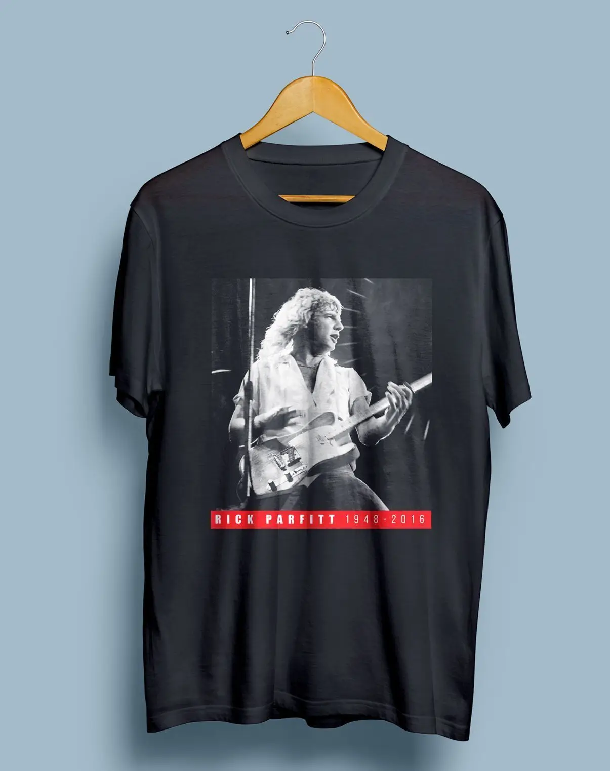 Status Quo Guitarist Rick Parfitt Tribute T-shirt Hot Sale Men T Shirt Fashion Summer Men Clothing
Status Quo Guitarist Rick Parfitt Tribute T-shirt Hot Sale Men T Shirt Fashion Summer Men Clothing