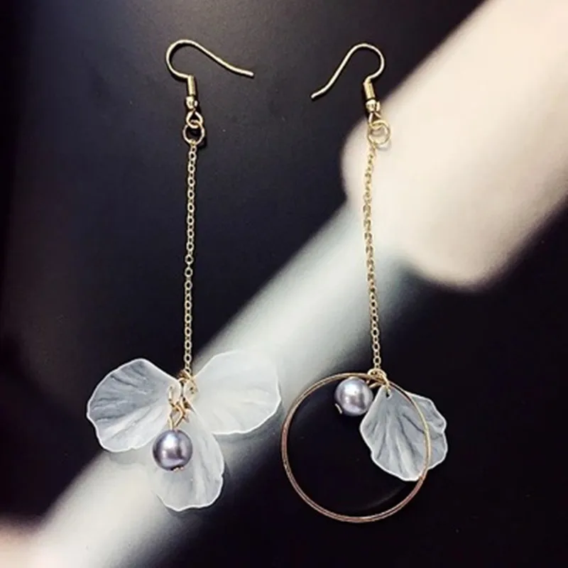 2019 Korean New Temperament Fashion Long Earrings Wild Personality Flowers Tassel Asymmetric Earrings Wholesale Pretty Gifts
2019 Korean New Temperament Fashion Long Earrings Wild Personality Flowers Tassel Asymmetric Earrings Wholesale Pretty Gifts