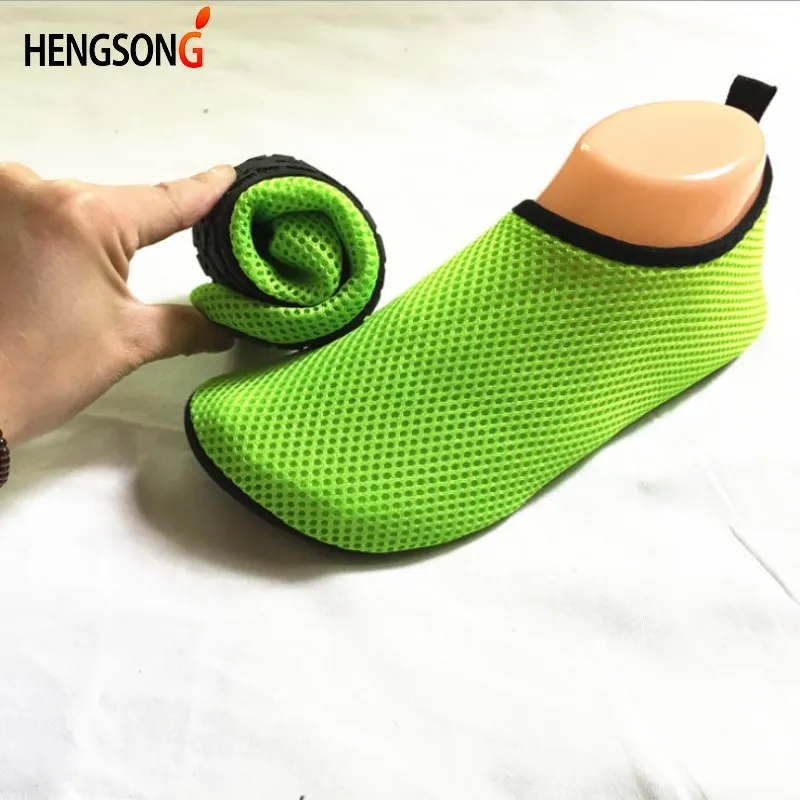 Summer Outdoor Swimming Water Shoes Women Beach Shoes Adult Unisex Flat Soft Breathable Walking Lover sneaker
Summer Outdoor Swimming Water Shoes Women Beach Shoes Adult Unisex Flat Soft Breathable Walking Lover sneaker