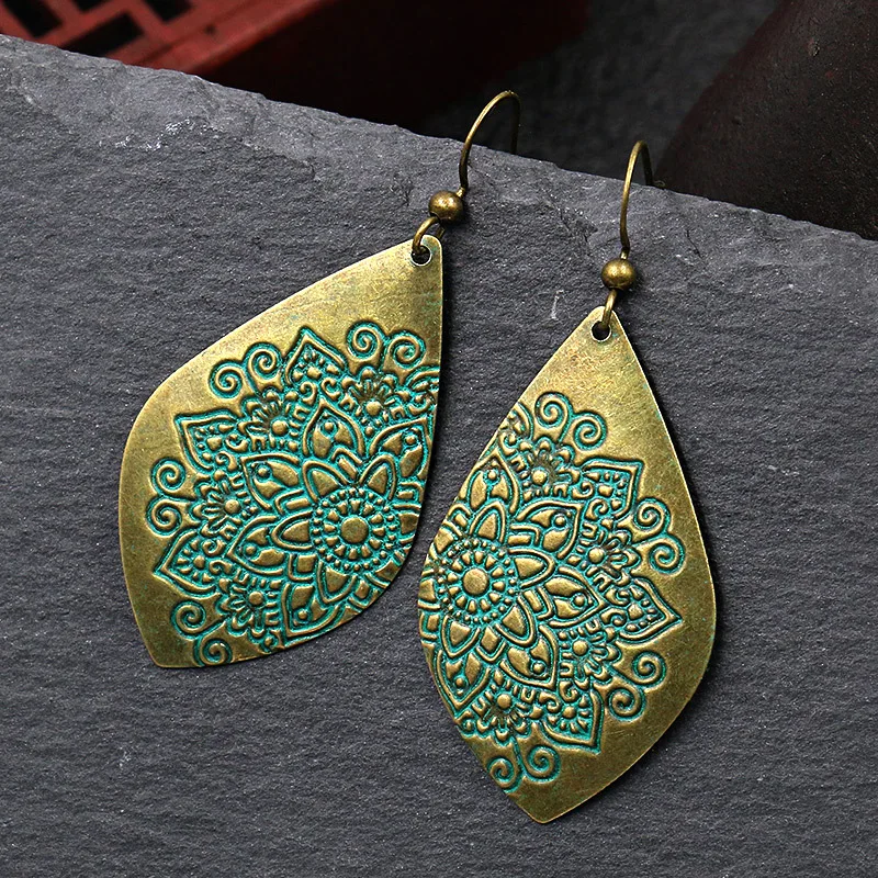 Personality emboss Flower Large Long Metal Vintage Drop Earrings Women geometric Ethnic Dangle Statement Earrings Femme gift
Personality emboss Flower Large Long Metal Vintage Drop Earrings Women geometric Ethnic Dangle Statement Earrings Femme gift