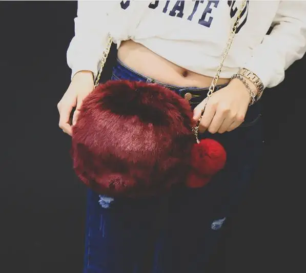 Фото Женская плюшевая сумка на цепочке зимняя мини-сумка одно плечо с помпоном