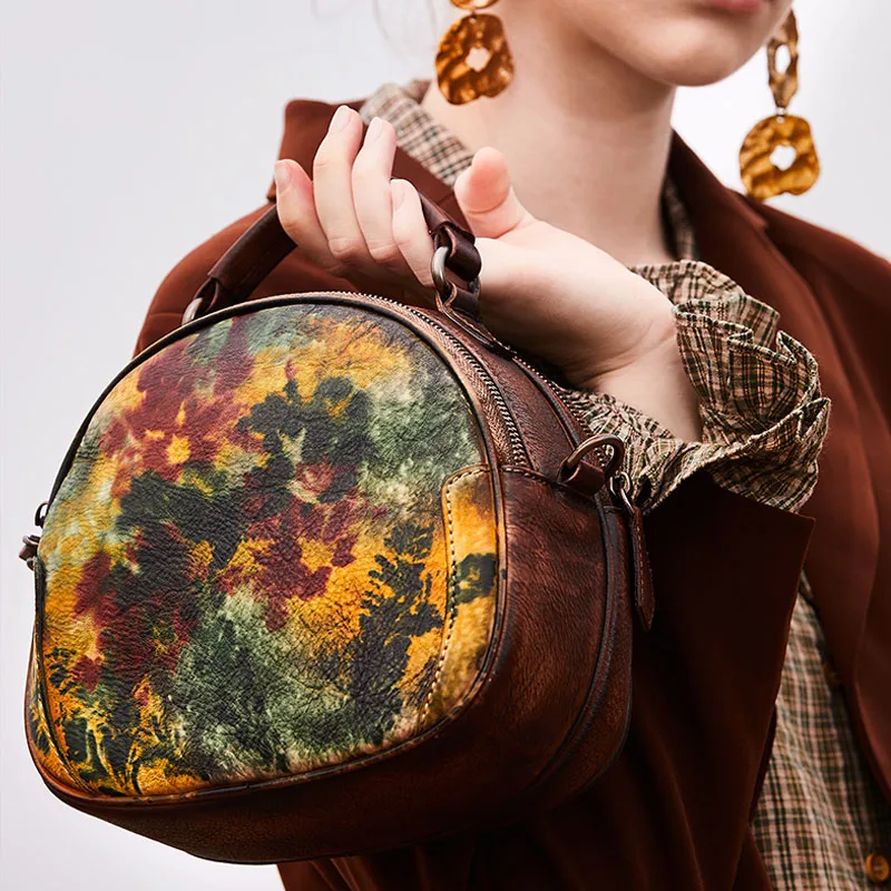 Women Floral Handags Retro leather Round Small Totes Diagonal Flower Imprint Nature Cow Skin Crossbody bag Famous Brand
Women Floral Handags Retro leather Round Small Totes Diagonal Flower Imprint Nature Cow Skin Crossbody bag Famous Brand