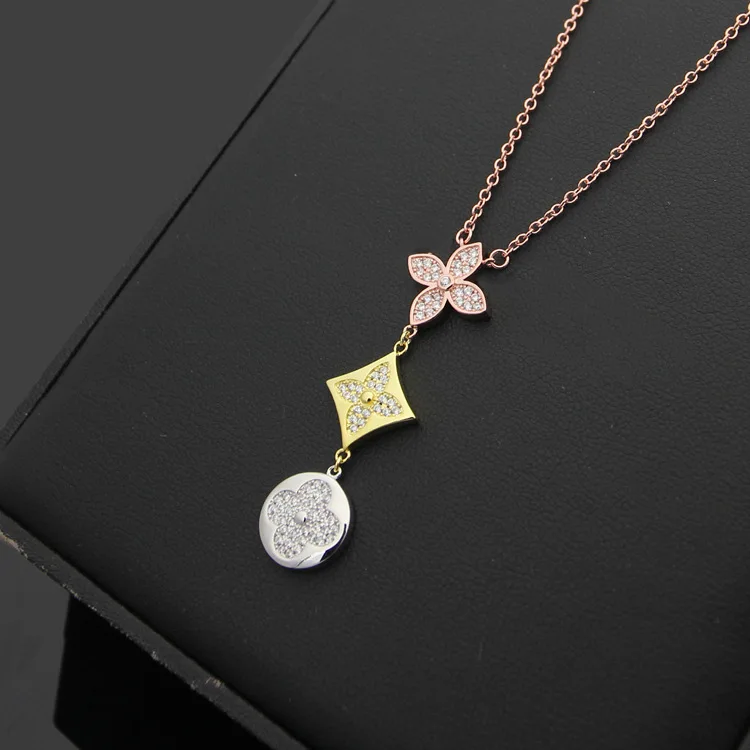 Top quality fine jewelry for women exquisite clover necklace titanium steel with cz stones 3 colors together jewelry
Top quality fine jewelry for women exquisite clover necklace titanium steel with cz stones 3 colors together jewelry