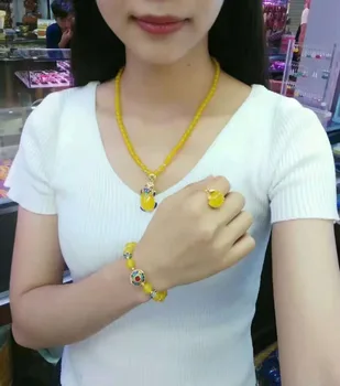 Level 1 chalcedony charm female style exquisite lucky god beast pendant Noble blue flower bracelet Elegant pigeon egg ring
Level 1 chalcedony charm female style exquisite lucky god beast pendant Noble blue flower bracelet Elegant pigeon egg ring