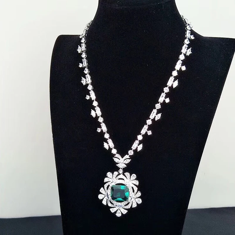 Luxury Brand Fashion Party Feast Jewelry For Women Pendant Green Crystal Flower Necklace Hyperbole Top Fine Sweater Jewelry
Luxury Brand Fashion Party Feast Jewelry For Women Pendant Green Crystal Flower Necklace Hyperbole Top Fine Sweater Jewelry