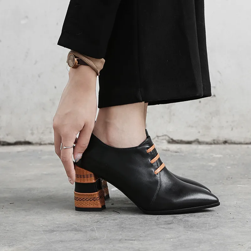 YMECHIC 2018 Autumn Genuine Leather Lady's Block High Heels Pumps Pointed Toe Cross Strap Gladiator Womens Retro Office Shoes
YMECHIC 2018 Autumn Genuine Leather Lady's Block High Heels Pumps Pointed Toe Cross Strap Gladiator Womens Retro Office Shoes
