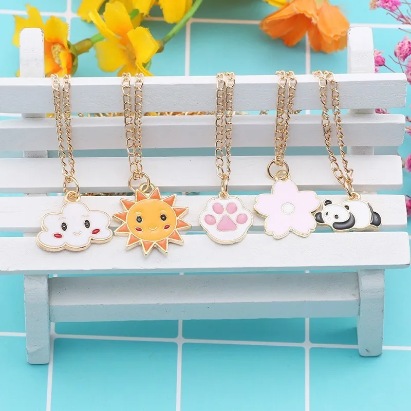 New Cartoon Animal Cloud Sun Flower Necklace For Female Cute Cat Flower Cloud Pendant Necklace Girl Girl Metal Jewelry Gift
New Cartoon Animal Cloud Sun Flower Necklace For Female Cute Cat Flower Cloud Pendant Necklace Girl Girl Metal Jewelry Gift